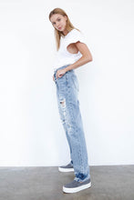 Load image into Gallery viewer, HIGH WAISTED LOOSE STRAIGHT JEANS