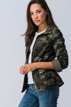 Load image into Gallery viewer, Camo Zip Up Jacket with Pockets