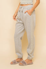 Load image into Gallery viewer, Hem &amp; Thread Fleece Lined Joggers- Gray